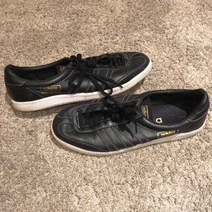 Black leather adidas samba universal size 9